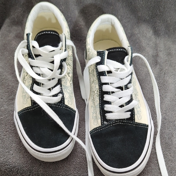 Vans Black and Cream Women's Sneakers - Picture 4 of 14